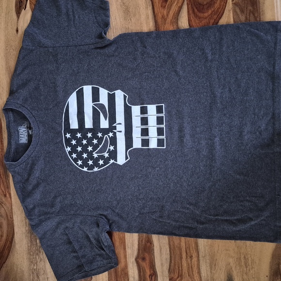 MARVEL The Punisher Graphic T Shirt - Picture 1 of 16